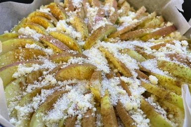 Шарлотка из яблок и простого лаваша: готовьте сразу 2 - первый съедят, пока режете второй ИА KrasnodarMedia