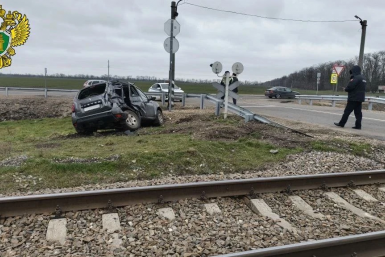 В Краснодарском крае автомобиль врезался в поезд на ж\д путях пресс-служба Южной транспортной прокуратуры