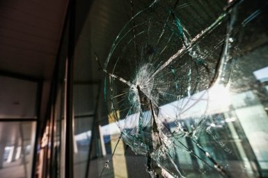 Фрагменты дрона пробили окна в двух домах под Новороссийском Антон Балашов