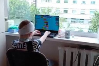 Пострадавший от хаски мальчик из Сочи впервые за год задышал самостоятельно