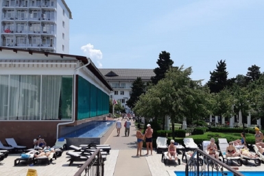 Под Геленджиком обломки дрона нашли на территории трёх санаториев ИА KrasnodarMedia