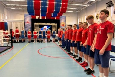 В Краснодаре чемпион мира по боксу Дмитрий Пирог провел мастер-класс для кадетов Пресс-служба депутата ГД РФ Дмитрия Пирога