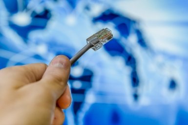 От Москвы до Кубани: почему россиянам устроили &quotцифровой детокс&quot без интернета Александр Ратников