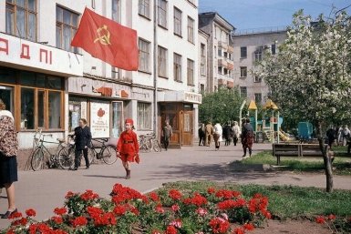 Только те, кто жил в Союзе, ответят на все каверзные вопросы - ТЕСТ по СССР ИИ Kandinsky (18+)