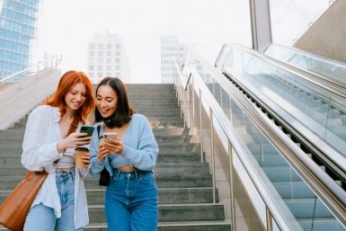 Т2 дарит полгода бесплатной связи новому абоненту и начисляет 2000 рублей тому, кто его пригласил