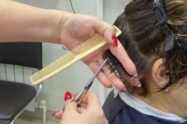 Такая омолаживающая стрижка станет модной в апреле 2026 года: работает на женщинах 40+ ИА KrasnodarMedia