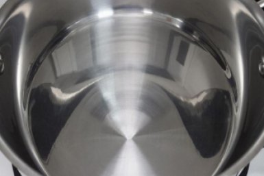 Как просто отмыть пригоревшую кастрюлю  – жир и копоть отходят без трения