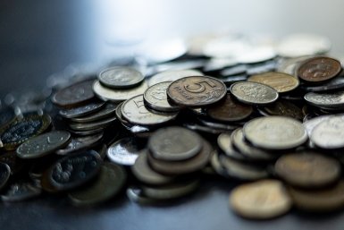 Ваши сбережения — в топку? Экономист призвал россиян тратить