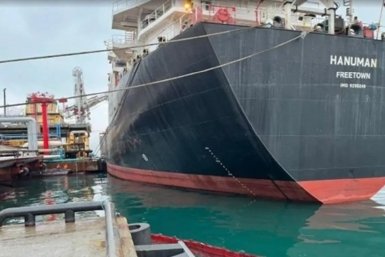 Разлив нефти в Черное море обернулся арестом судна в порту Новороссийска