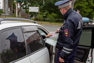 Штраф 15 000 за езду на механике, но только если есть эта отметка в правах - проверьте сейчас