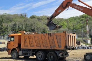 В Туапсе нарастили группировку спасателей для сбора мазута