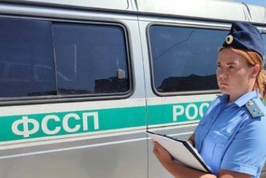 В Сочи снесли три незаконных здания с магазином и кафе