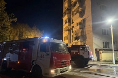 В Анапе эвакуировали 80 человек из-за пожара в многоквартирном доме