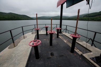 Сброс воды из Невинномысского водохранилища в Кубань снизился, но угроза осталась