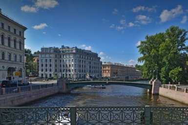 У Моста поцелуев в Краснодаре возводят защитную дамбу от подтоплений