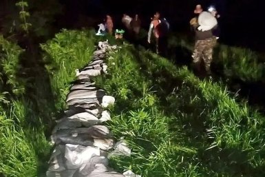 В Славянском районе Кубани продолжают укреплять дамбы от возможных подтоплений