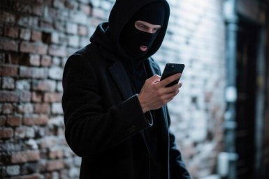 Сотрудники Сбера спасли клиента из Краснодара от потери 10 млн рублей ГигаЧат  (18+)