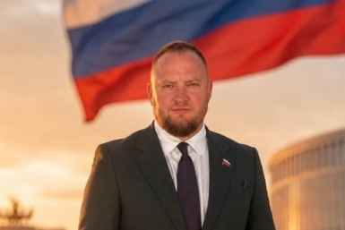 Депутата Краснодара внесли в базу "Миротворец" и объявили в международный розыск