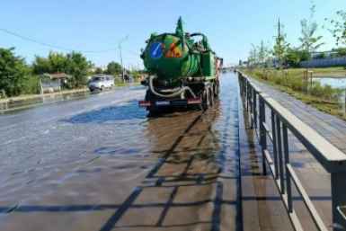 В Краснодаре продолжают откачивать воду после ливня, но прогнозируют новые дожди