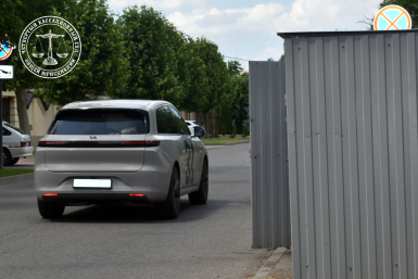 Власти Краснодара выплатят автовладельцу 111 тысяч за повреждение машины