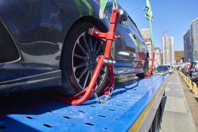 260 авто эвакуировали во Владивостоке с начала лета из-за неправильной парковки Дмитрий Осипчук, ИА PrimaMedia