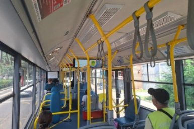 В Краснодаре решают вопрос заторов частными автобусами движение троллейбуса №2