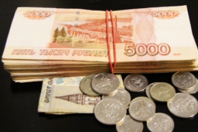 В 11 отраслях России зарплаты превысили 500 тысяч рублей в месяц