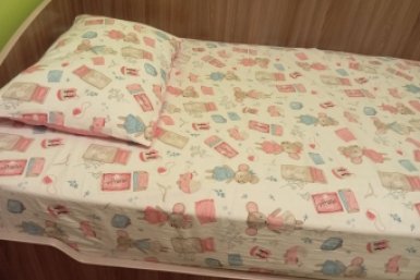Один раз в неделю или в месяц: дерматолог рассказала, как часто стирать постельное белье