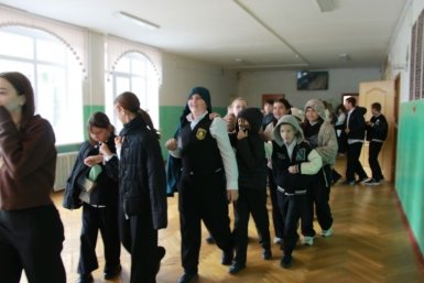 В краснодарской школе № 24 прошла &quotБольшая пожарная игра&quot Пресс-служба МЧС России по Краснодарскому краю
