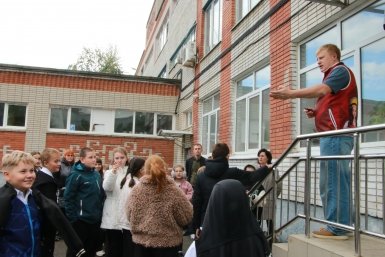 В краснодарской школе № 24 прошла &quotБольшая пожарная игра&quot Пресс-служба МЧС России по Краснодарскому краю