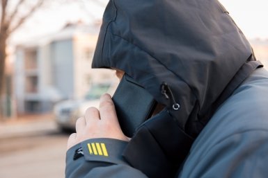 МВД предупредило о мошеннической схеме со "случайным" переводом денег