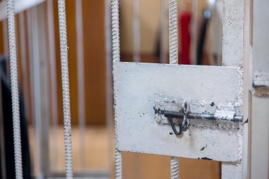 Жительницу Сочи оштрафовали и арестовали за дискредитацию ВС РФ