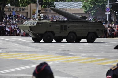 На память горожане сделали множество снимков военной техники, участвующей  в параде Ирина Чувасова, KrasnodarMedia