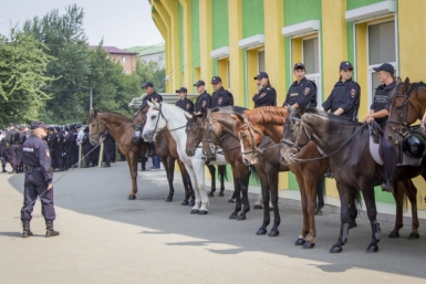 Краснодарский ОМОН &quotразогнал&quot фанатов футбольного матча, устроивших беспорядки на стадионе Пресс-служба ГУ МВД России по Краснодарскому краю