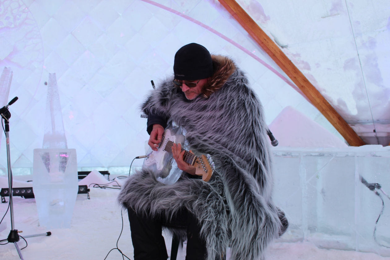 Эта композиция пережила вторую волну популярности:  под нее все становились в круг Кирилл Роткин, ИА IrkutskMedia