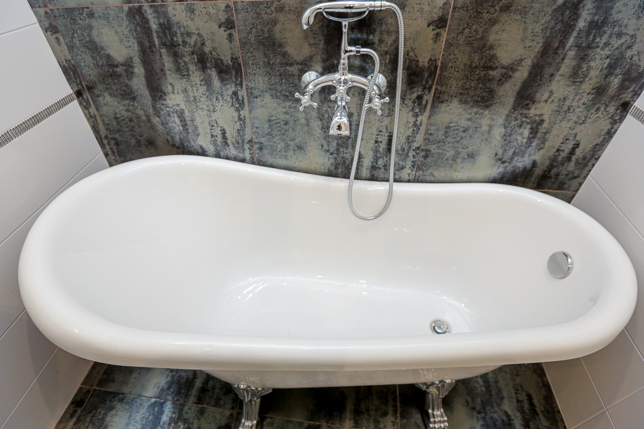 Наношу на 15 минут – и ванна сияет чистотой, как новая: налет растворяется на глазах ИА PrimaMedia