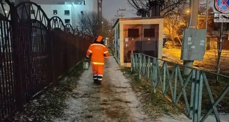 Более 420 км дорог обработали от гололеда в Краснодаре за ночь t.me/krdru