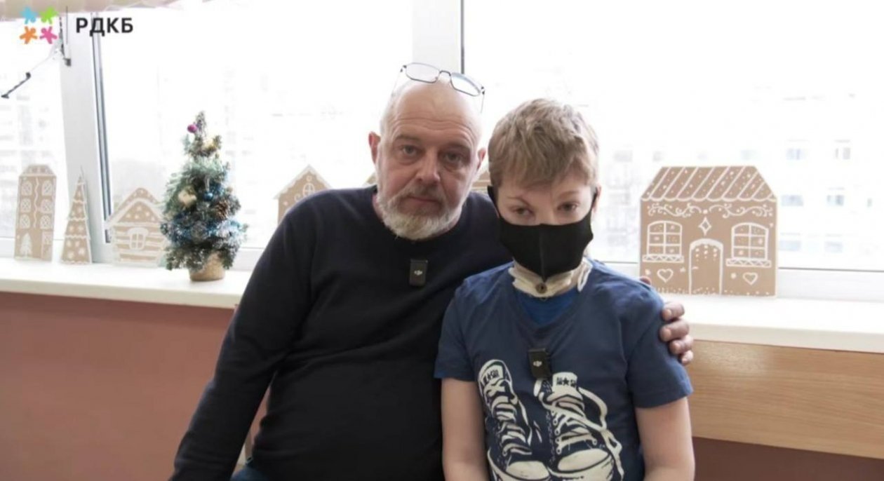 Мальчику с откусанным хаски лицом в Сочи уберут трубку из горла t.me/RDKBofficial