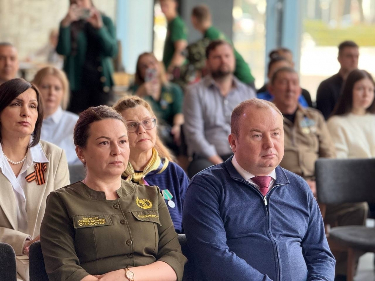 Светлана Недилько и Денис Хмелевской t.me/hmelevskoydl