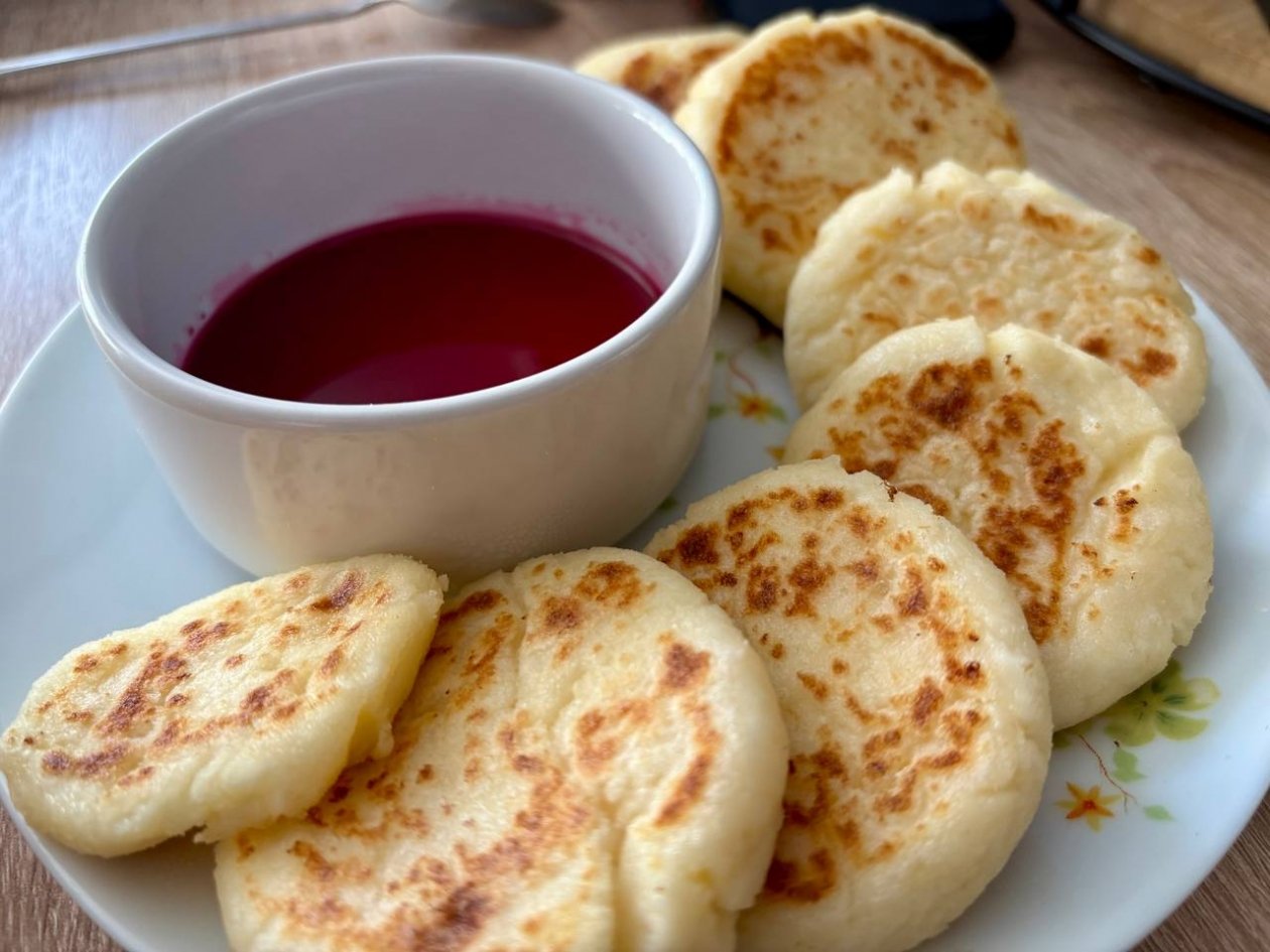 1 ложка манки в творог - сырники не разваливаются на сковороде: пышные как облако даже без муки ИА KrasnodarMedia