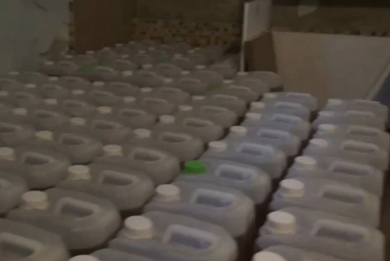 Семейный подпольный бизнес по подделке вейпов на 362 млн рублей накрыли в Краснодаре скриншот видео пресс-службы ГУ МВД России по Краснодарскому краю