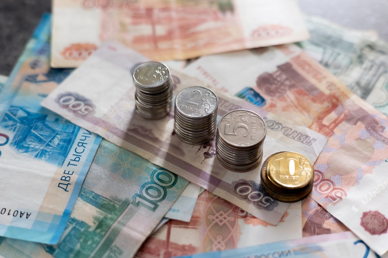 Ставки по депозитам постепенно снизятся вслед за ключевой Илья Аверьянов