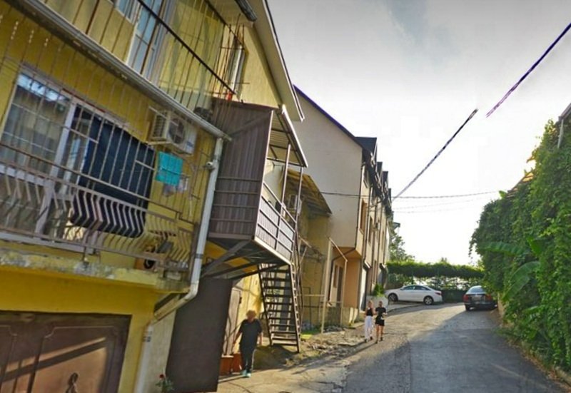 Сочинские &quotфавелы&quot в виде жилых гаражей активно конкурируют с квартирами Скриншот сервиса Яндекс Карты