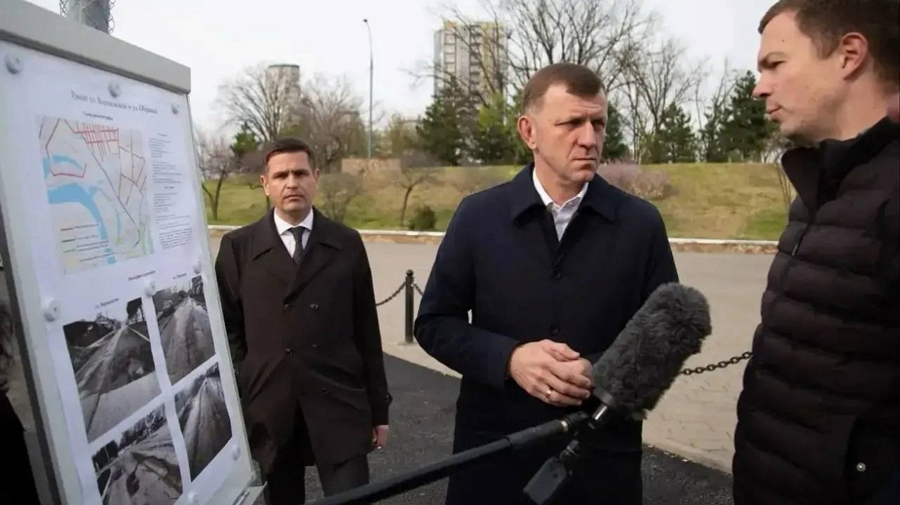 Мэр Краснодара проверил ремонт дорог у соцкластера на Обрывной max.ru/emnaumov