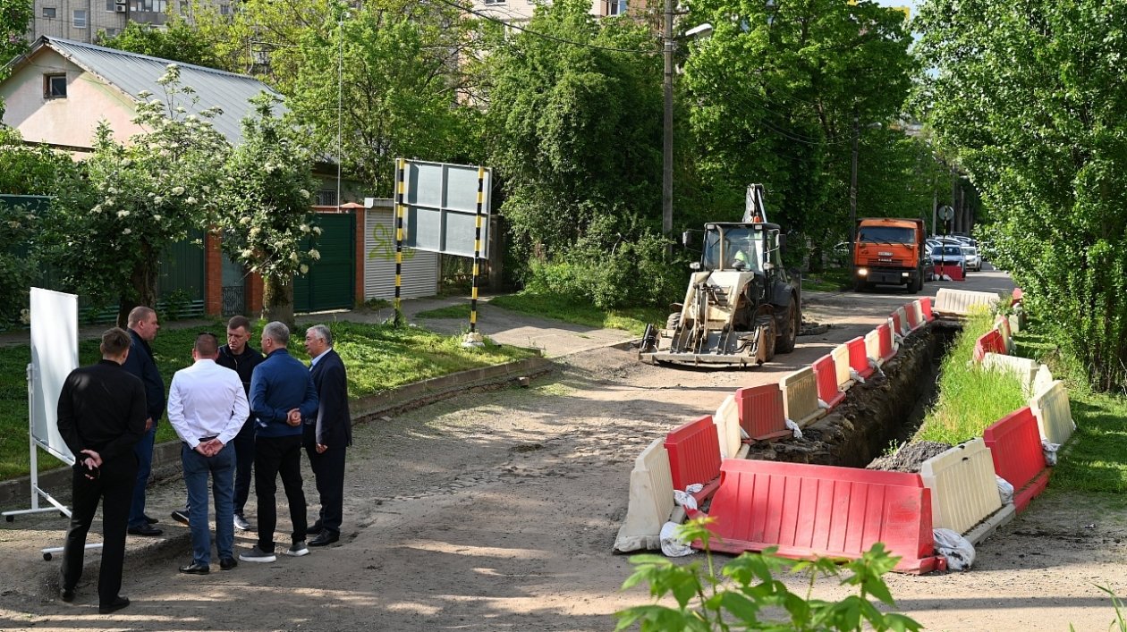 Сразу на двух улицах Краснодара ускоряют стройку ливневой канализации Андрей Зубов