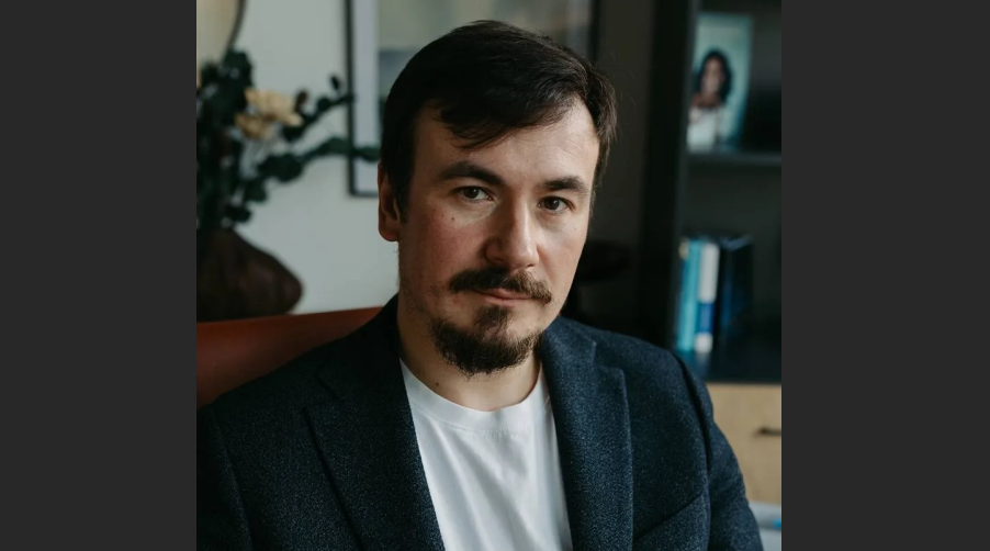Евгений Жаров объяснил, чем грозит ситуация с судном, на борту которого тонны нефти