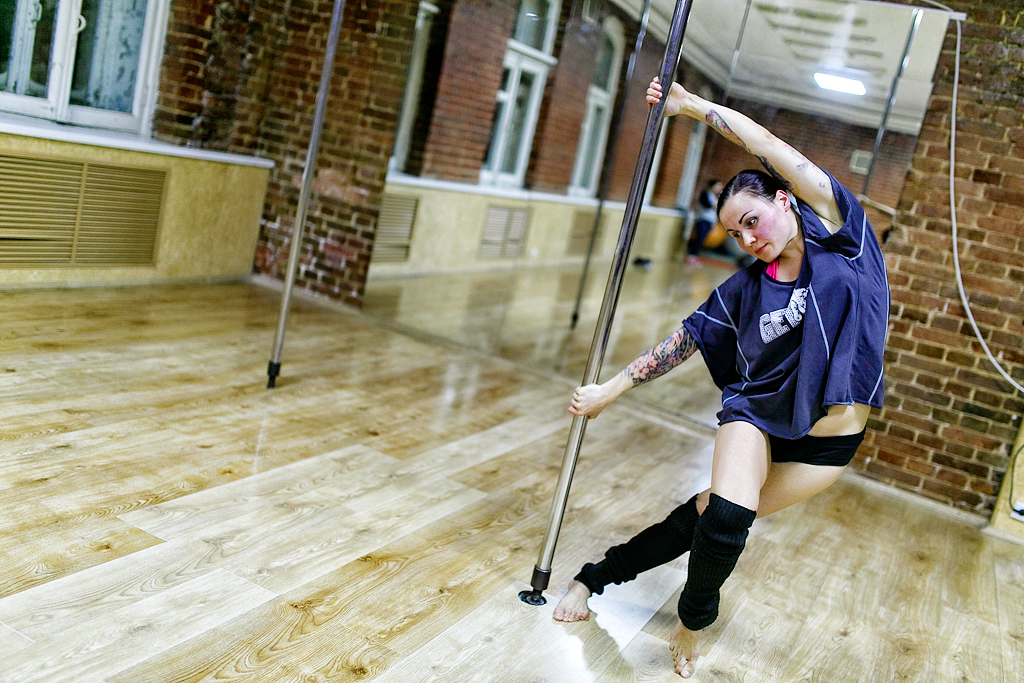 Pole dance уже много лет является самостоятельным видом спорта,по которому проводятся крупные чемпионаты, Фото с места события собственное
