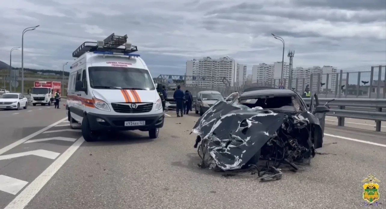 Два человека погибли в массовом ДТП под Геленджиком