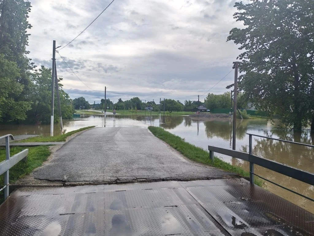 В двух станицах Северского района откачивают воду Алексей Чеверев