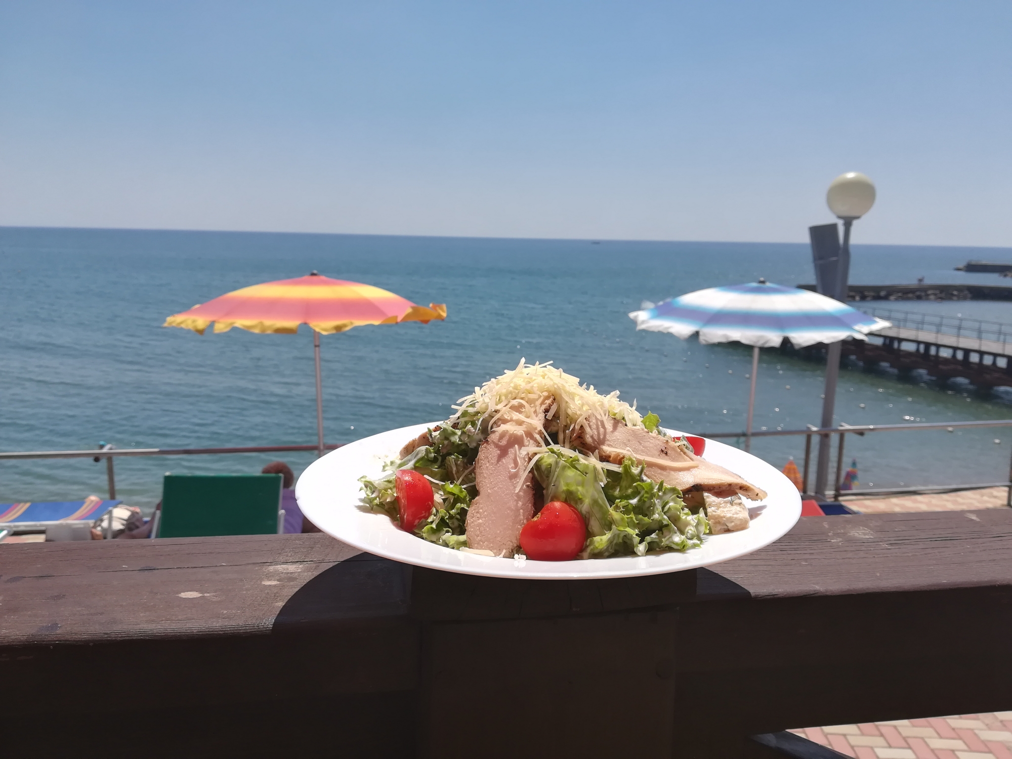 Туристам посоветовали самые экономные курорты Кубани и Крыма для летнего отдыха